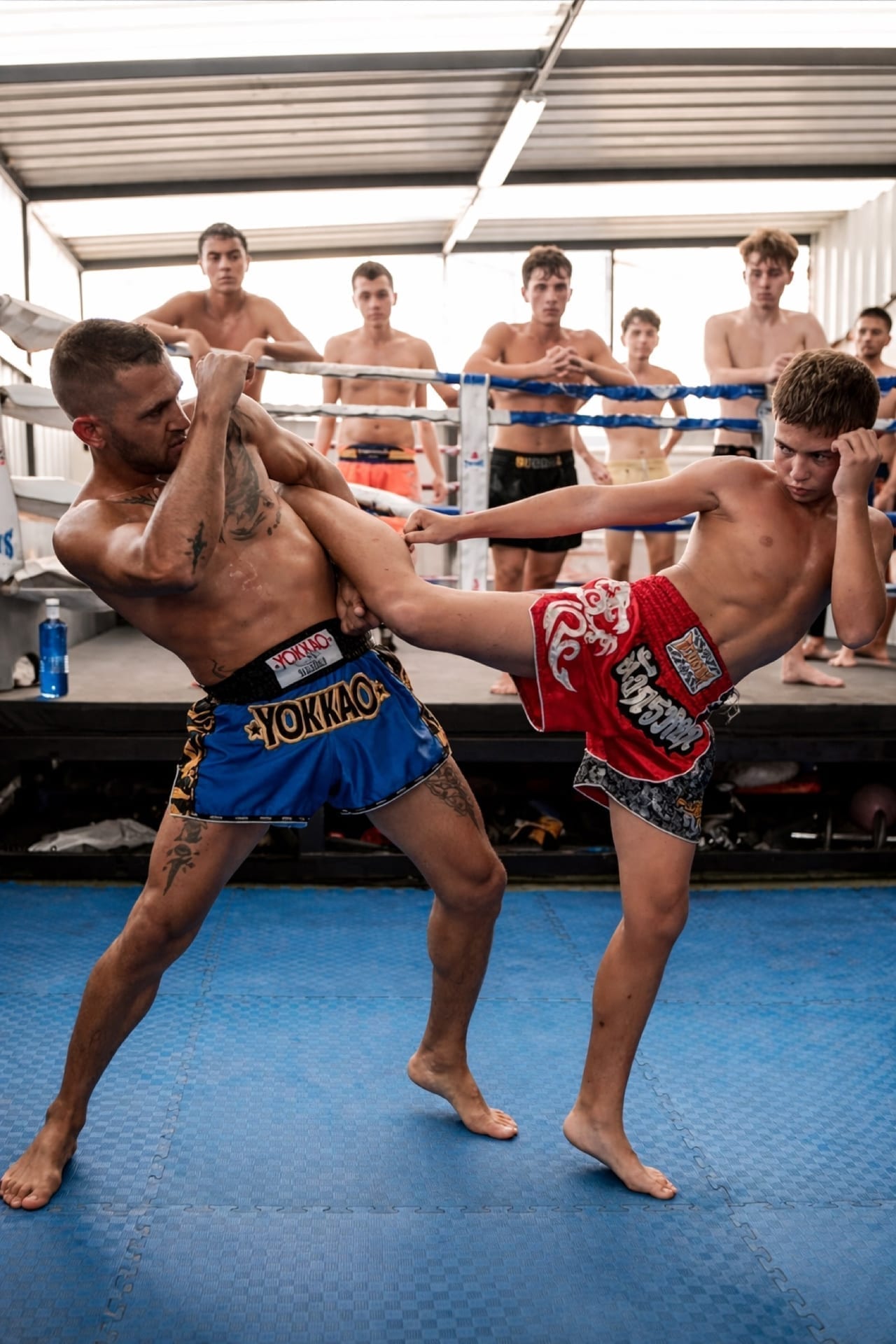 Clase de Muay Thai en el espacio de striking en FullFitness77