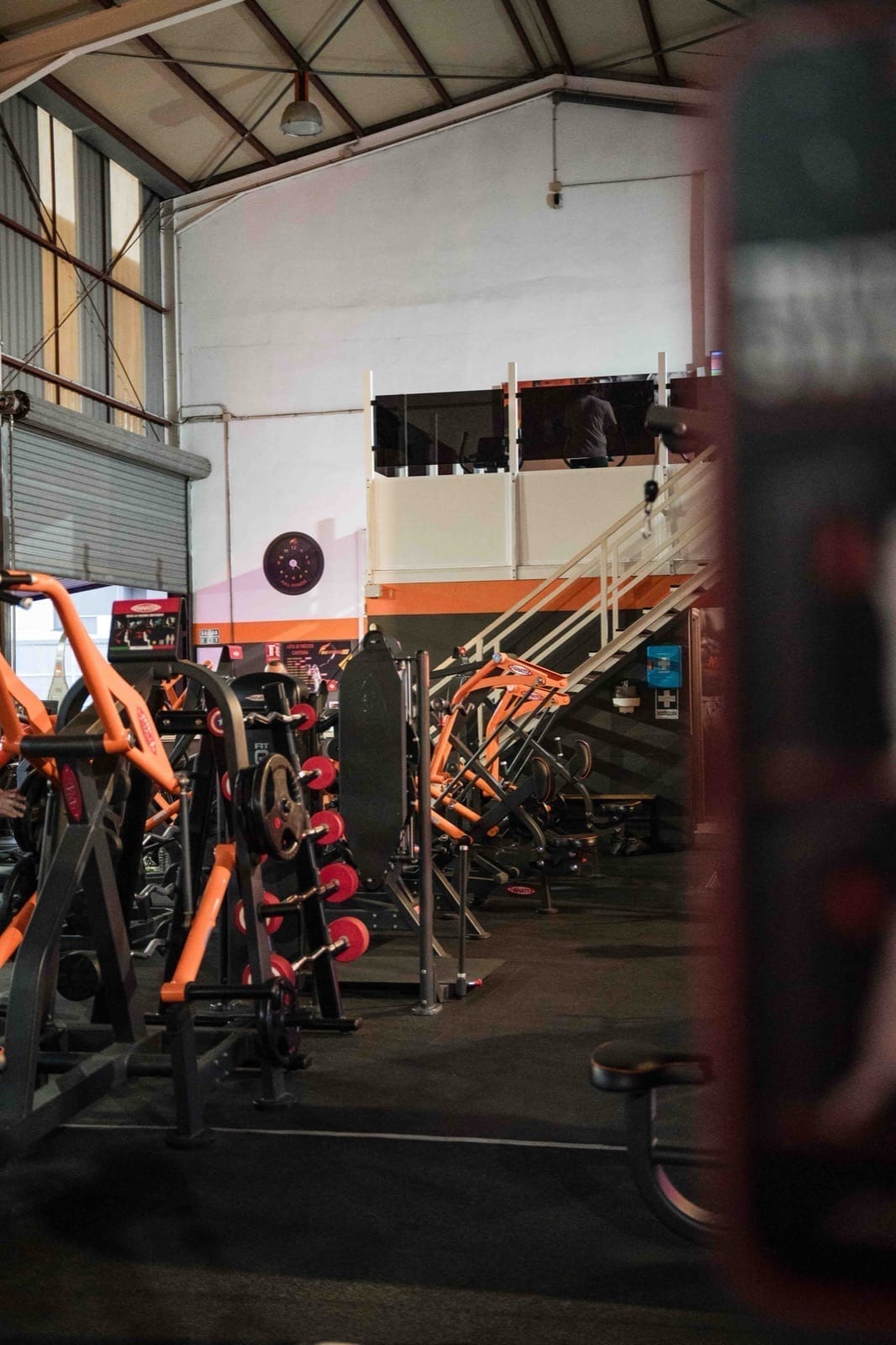Sala desde otro ángulo — gimnasio FullFitness77 en Adeje, Tenerife Sur