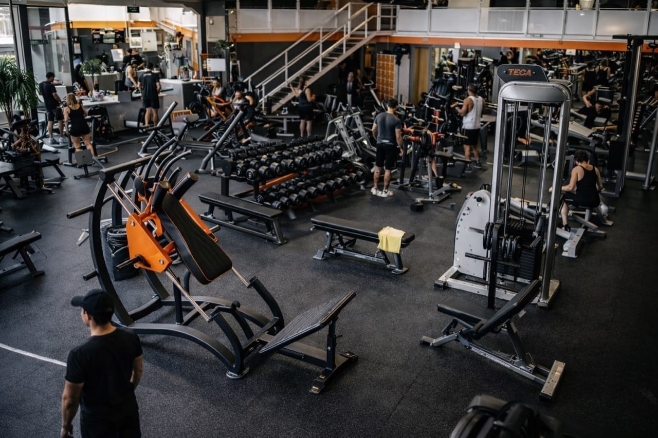 Sala de pesas en FullFitness77, Adeje
